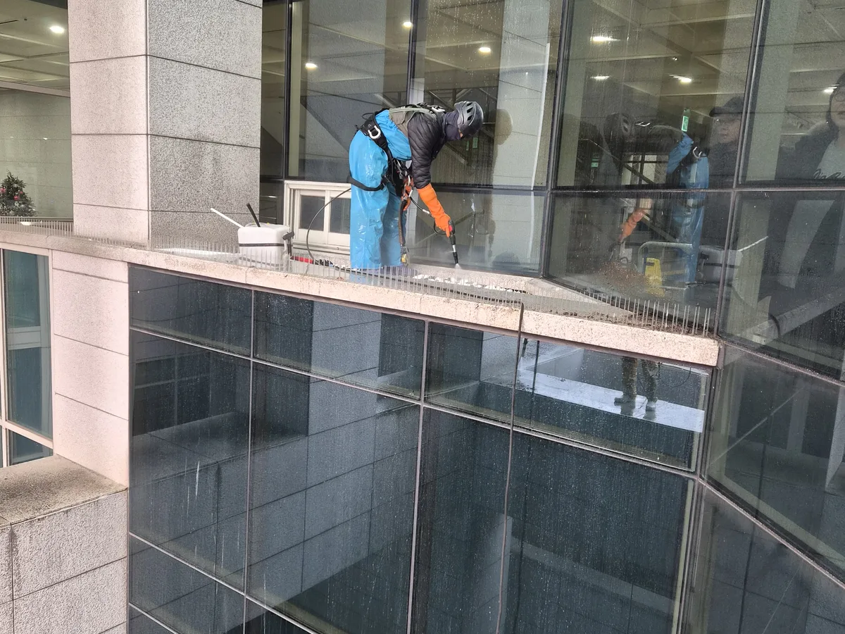 제천시 강제동 건물 복도·대기 동선 야간 위생청소 사례 - 행진크린