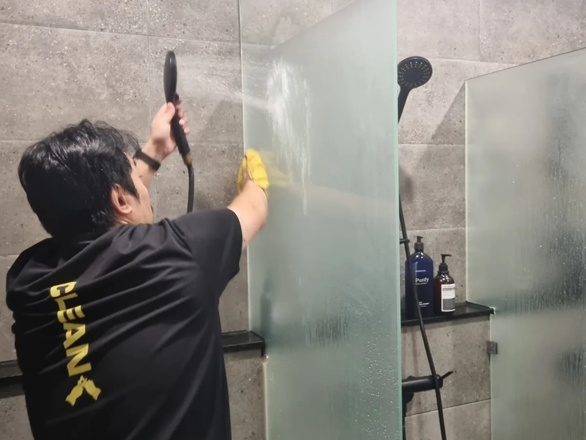 괴산군 소수면 건물 세면대·파우더룸 바닥 위생청소 사례 - 행진크린