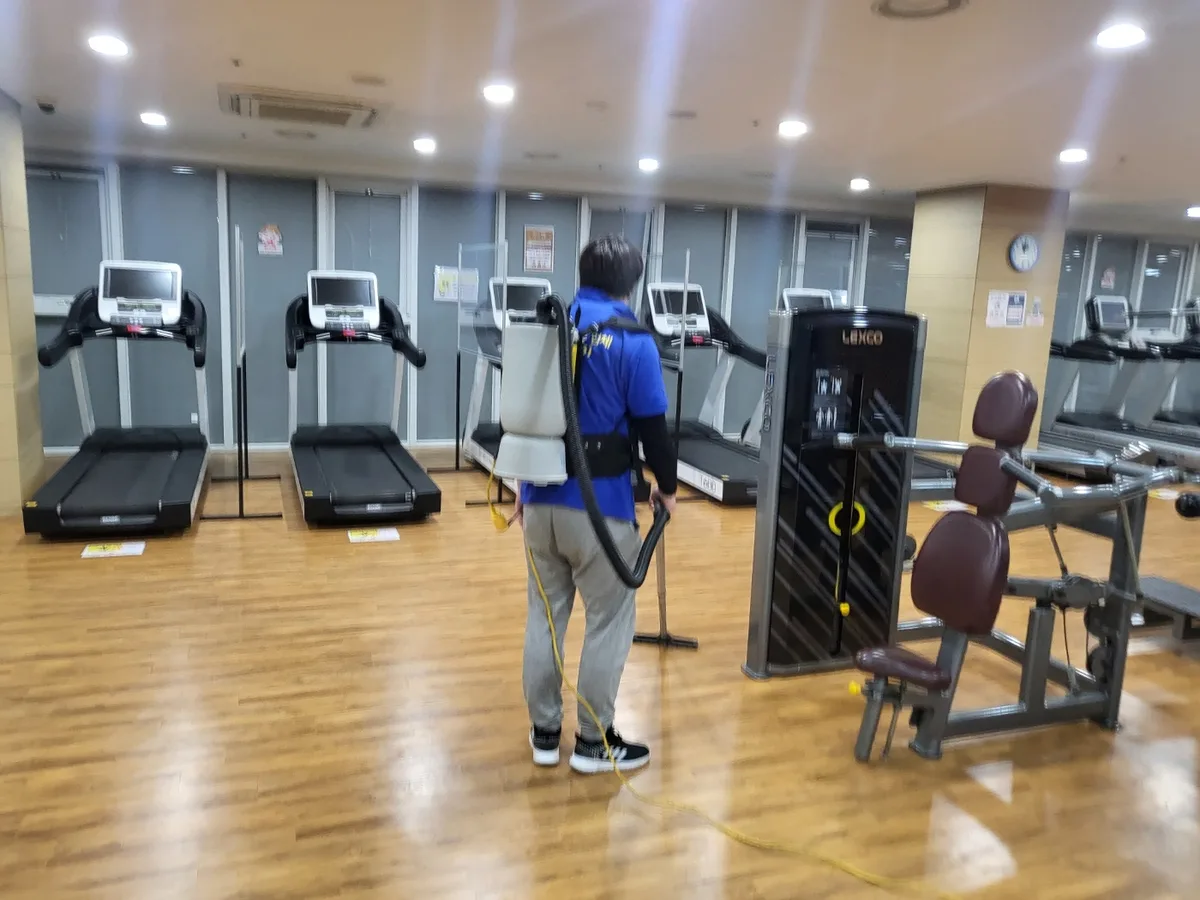 단양군 단양읍 헬스장 샤워실 장비 주변 정밀 위생청소 사례 - 행진크린